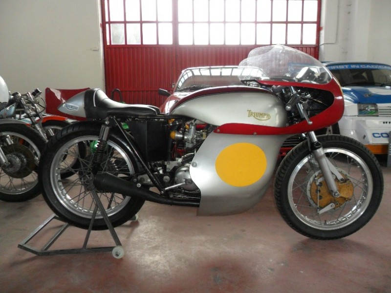 TRIUMPH HARRINGTON 500 GP 